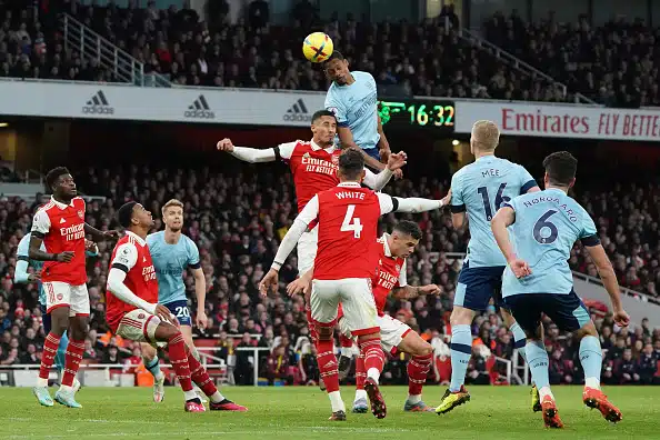 Arsenalin mestaruushaaveille kova kolaus - kaksi tähtipelaajaa loppukauden sivussa Arsenalin mestaruushaaveille kova kolaus – kaksi tähtipelaajaa loppukauden sivussa