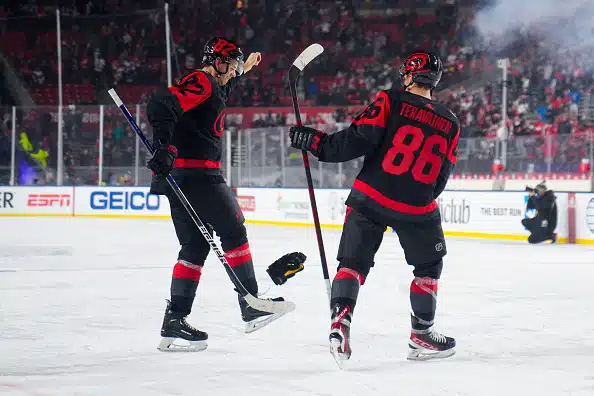 Teuvo Teräväinen iski hattutempun - Jesperi Kotkaniemellä viiden tehopisteen ilta Teuvo Teräväinen iski hattutempun – Jesperi Kotkaniemellä viiden tehopisteen ilta