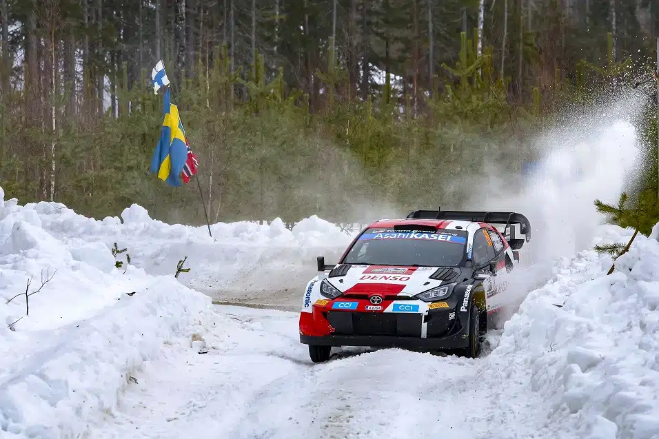 EK12: Kalle Rovanperän takaa-ajo jatkuu – Esapekka Lapin peräpuskuri lähestyy