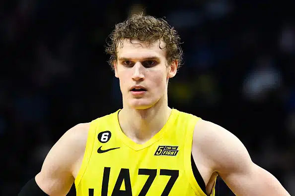 Lauri Markkasen seuraa runnellaan rajulla kädellä