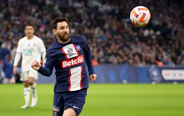 Huuhkaja-pelaajan seura tarjoamassa Lionel Messille ainutlaatuista sopimusta Huuhkaja-pelaajan seura tarjoamassa Lionel Messille ainutlaatuista sopimusta