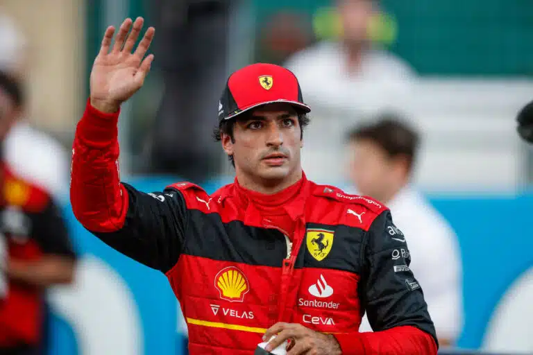 Carlos Sainz näpäytti voitollaan Ferraria