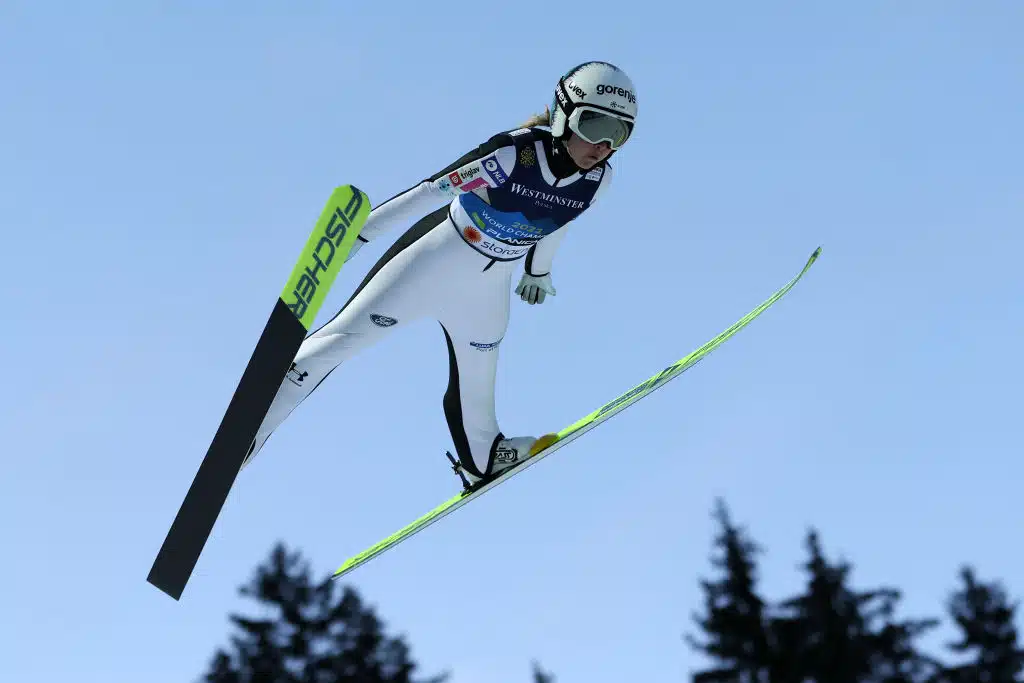 Hurja leiskautus – mäkihypyssä syntyi uusi maailmanennätys