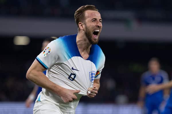 Harry Kanesta tuli Englannin kaikkien aikojen maalintekijä – Kolme leijonaa voitti punaisesta huolimatta