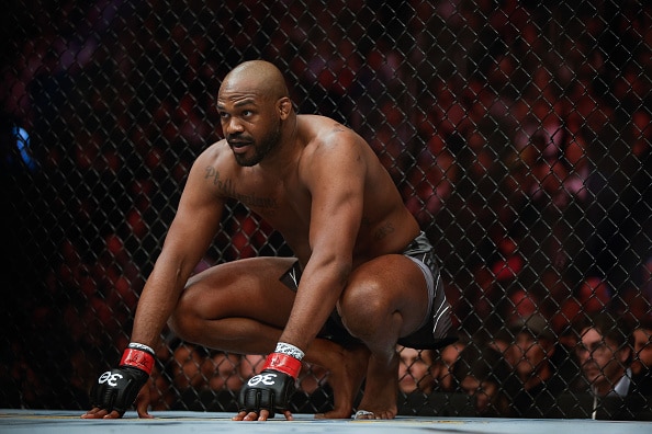 UFC:n pelottavin mies teki raivokkaan paluun häkkiin – kuristusote ratkaisi ottelun