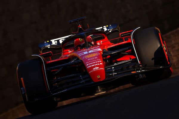 Ferrarin F1-kuljettajat haukuttiin pystyyn Ferrarin F1-kuljettajat haukuttiin pystyyn