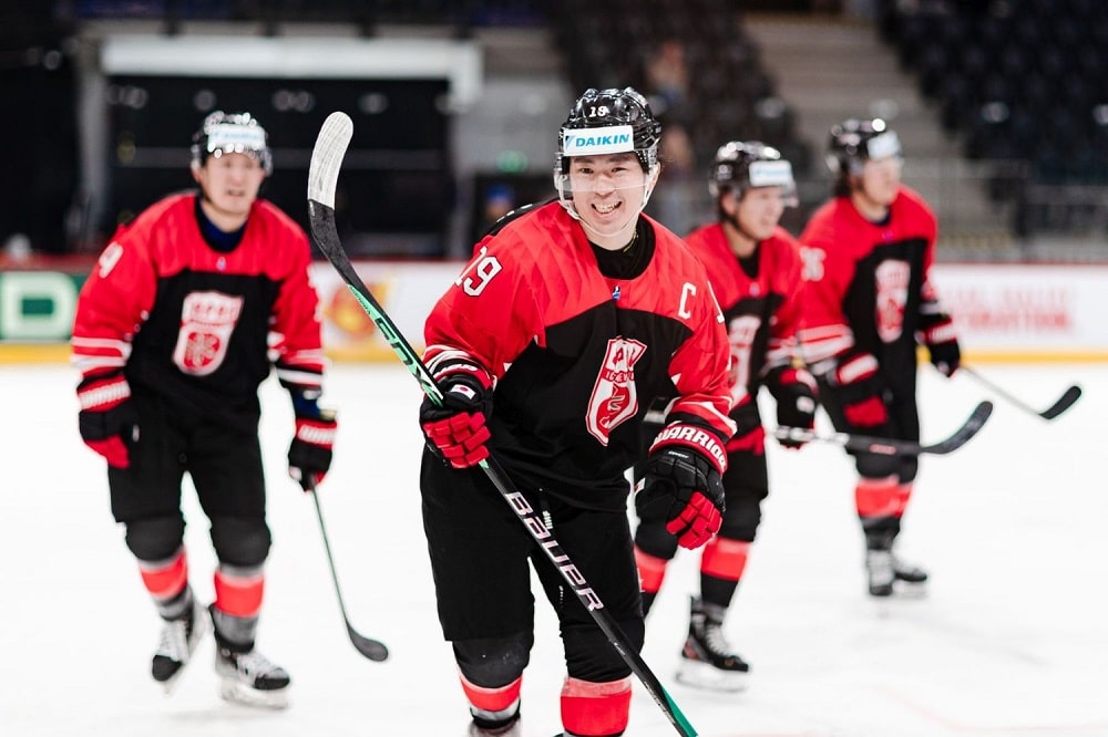 Japani taistelee jääkiekon olympiapaikasta NHL-pelaajien seuraan Japani taistelee jääkiekon olympiapaikasta NHL-pelaajien seuraan