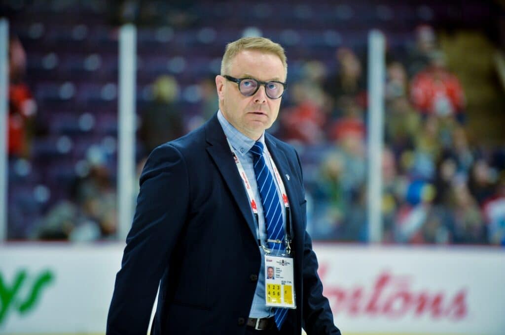 Yksi musta minuutti maksoi paljon – Naisleijonien päävalmentaja: ”Enemmänkin olisi ollut otettavissa”