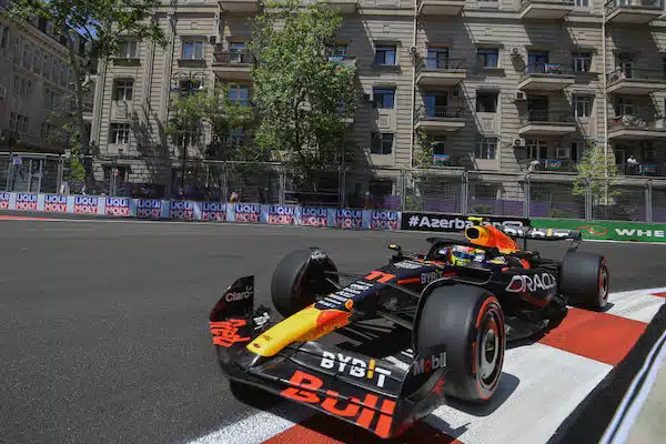 F1-asiantuntija esitti rajun väitteen Sergio Perezistä: ”Varikolla liikkuu paljon huhuja…” F1-asiantuntija esitti rajun väitteen Sergio Perezistä: ”Varikolla liikkuu paljon huhuja…”