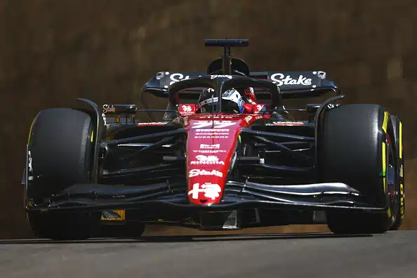 Valtteri Bottas ajaa F1-sarjan hitaimmalla autolla - tilastot julki Valtteri Bottas ajaa F1-sarjan hitaimmalla autolla – tilastot julki