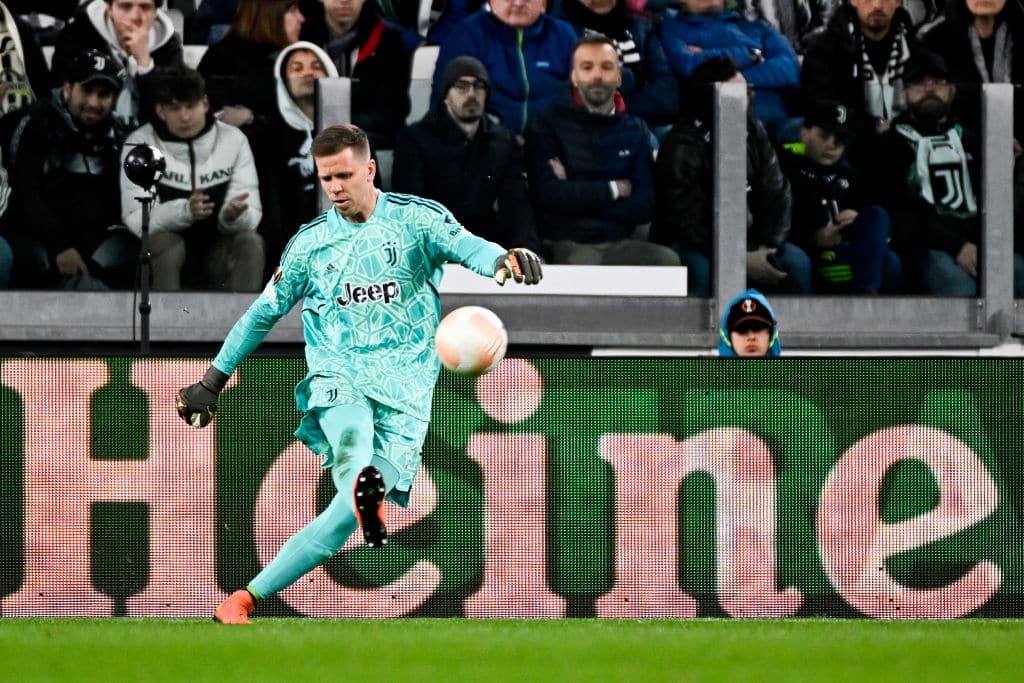 Kertaalleen eläköitynyt maalivahti matkusti FC Barcelonan lääkärintarkastukseen - siirto ajan kysymys Kertaalleen eläköitynyt maalivahti matkusti FC Barcelonan lääkärintarkastukseen – siirto ajan kysymys