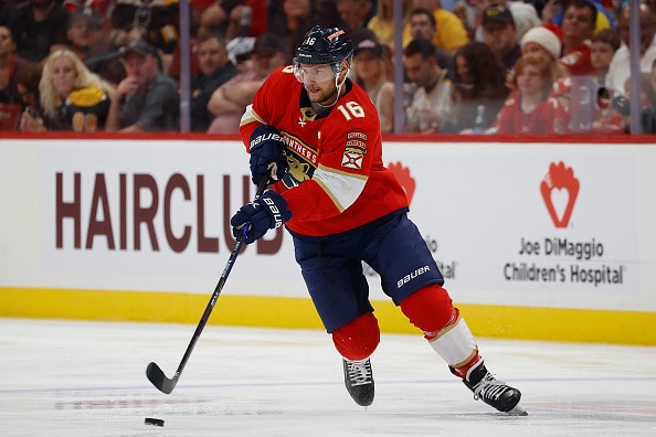 Aleksander Barkov tekee suomalaista jääkiekkohistoriaa Aleksander Barkov tekee suomalaista jääkiekkohistoriaa
