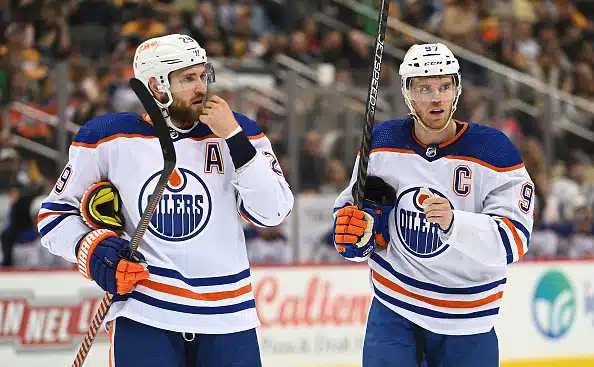 Kova väite: onko tämä mies maailman paras jääkiekkoilija? Kova väite: onko tämä mies maailman paras jääkiekkoilija?