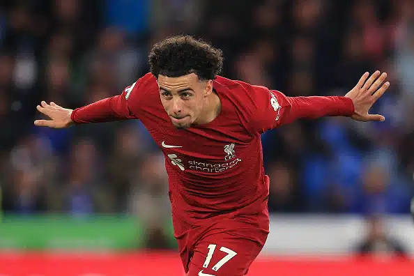 Liverpoolin Curtis Jonesilla oli lentokeli päällä – kaksi maalia kolmessa minuutissa