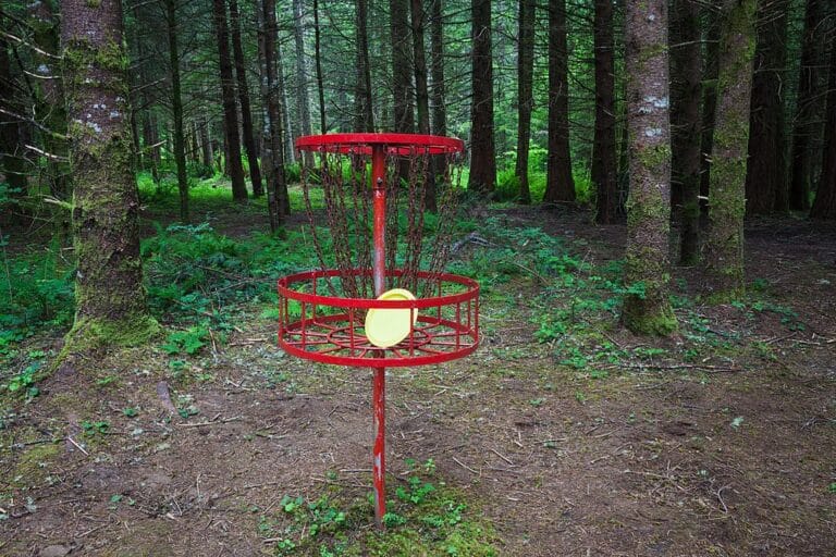 Suomalaispelaajalle arvokas voitto frisbeegolfissa