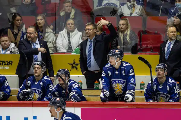 Patrik Puistola on valmis MM-kisoihin - järjesti upean show’n Sveitsiä vastaan Patrik Puistola on valmis MM-kisoihin – järjesti upean show’n Sveitsiä vastaan