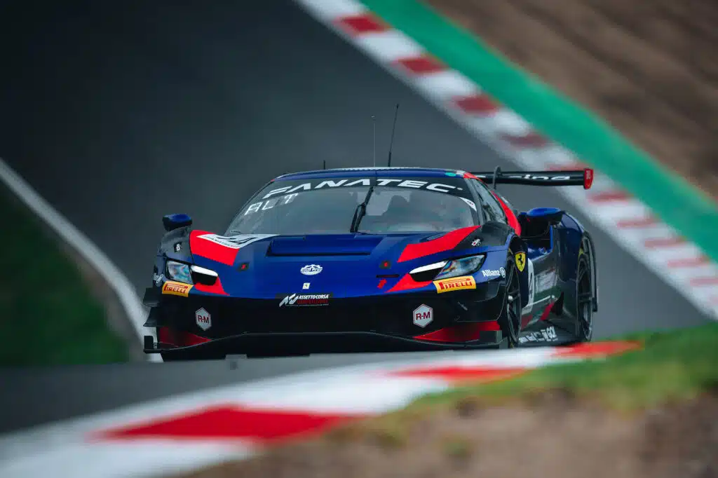 Suomalainen Ferrari-kuski manasi varikkopysähdyksiä – MotoGP-legenda Valentino Rossi teki historiaa