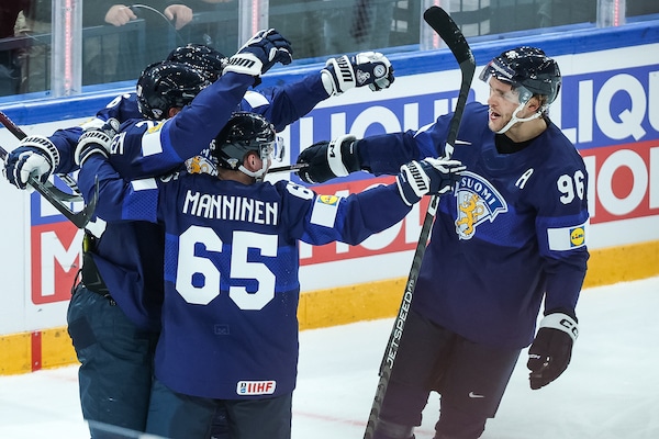 Leijonat menetti maailmanlistan ykköspaikan floppikisojen jälkeen - Saksalla rakettimainen nousu Leijonat menetti maailmanlistan ykköspaikan floppikisojen jälkeen – Saksalla rakettimainen nousu