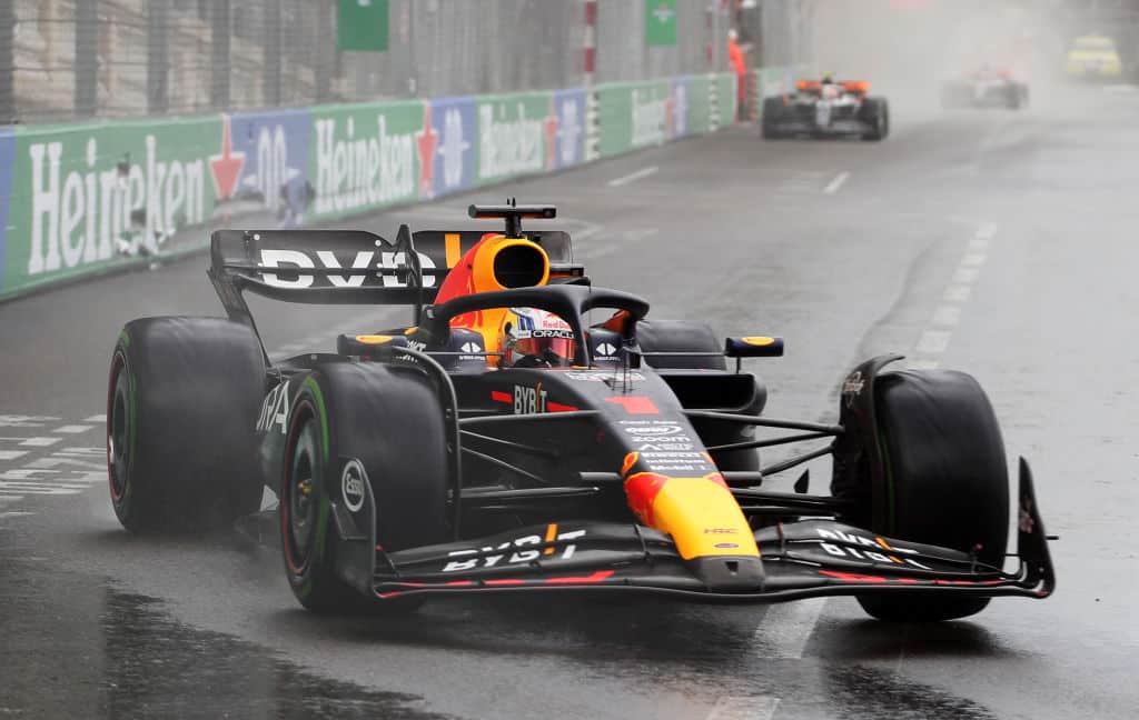 F1:n mahtitallilla on nyt iso ongelma - huippunimiä värvätään muualle poskettomilla palkoilla F1:n mahtitallilla on nyt iso ongelma – huippunimiä värvätään muualle poskettomilla palkoilla