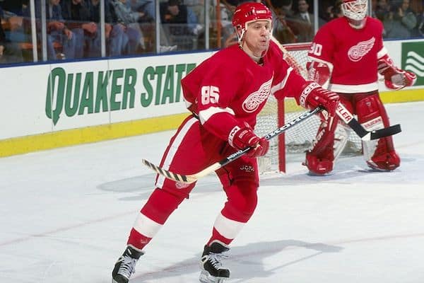 Jääkiekon dopingkäry: yksi kärähtäneistä on juuri menehtyneen NHL-legendan poika