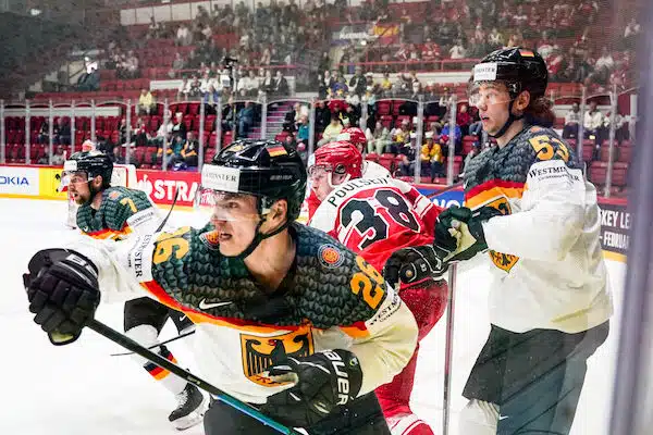 Suomen-sukuinen saksalaispelaaja haaveilee NHL-supertähdestä - "Häneltä voisi oppia niin paljon" Suomen-sukuinen saksalaispelaaja haaveilee NHL-supertähdestä – ”Häneltä voisi oppia niin paljon”