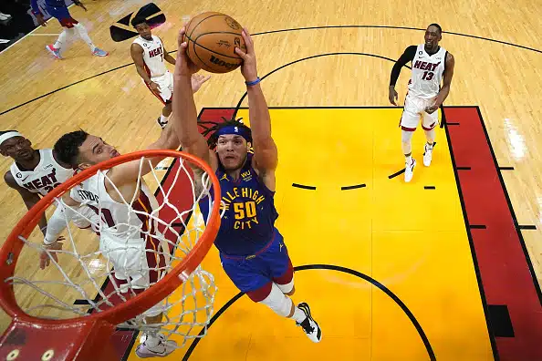 Iso ryöstö – mestaruus rymisteltiin katkolle NBA:ssa