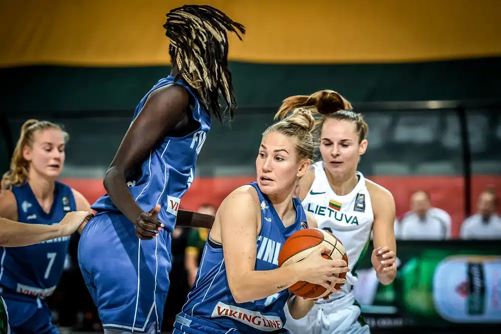 Koripallomaajoukkueen tähtipelaaja siirtyy Saksaan – ”Isoa roolia on kaavailtu”