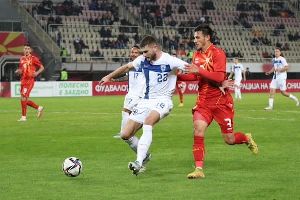 Huuhkajien pelaaja ihmeissään: ”En tiedä, mitä tapahtui” Huuhkajien pelaaja ihmeissään: ”En tiedä, mitä tapahtui”