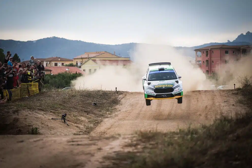 Emil Lindholm koki todella karun kohtalon Sardinian MM-rallissa