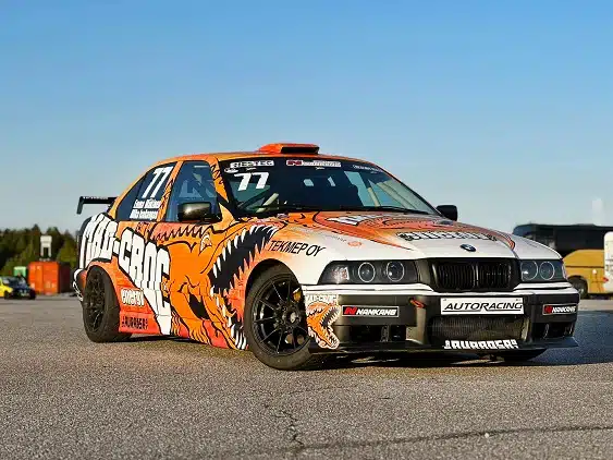 Moottori posahti – Emma Mäkinen koki kovia Botniaringillä