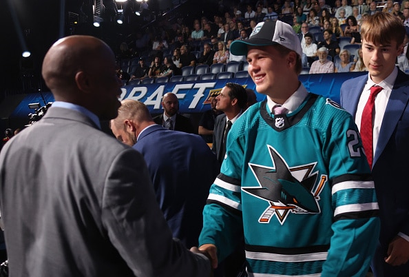 HIFK-hyökkääjän oli vaikea pukea tuntojaan sanoiksi NHL-draftissa: ”Uskomaton tunne” HIFK-hyökkääjän oli vaikea pukea tuntojaan sanoiksi NHL-draftissa: ”Uskomaton tunne”