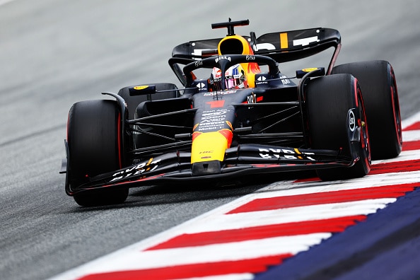 Max Verstappen tykitti paalupaikalle - nosti tulikuuman puheenaiheen tapetille Max Verstappen tykitti paalupaikalle – nosti tulikuuman puheenaiheen tapetille