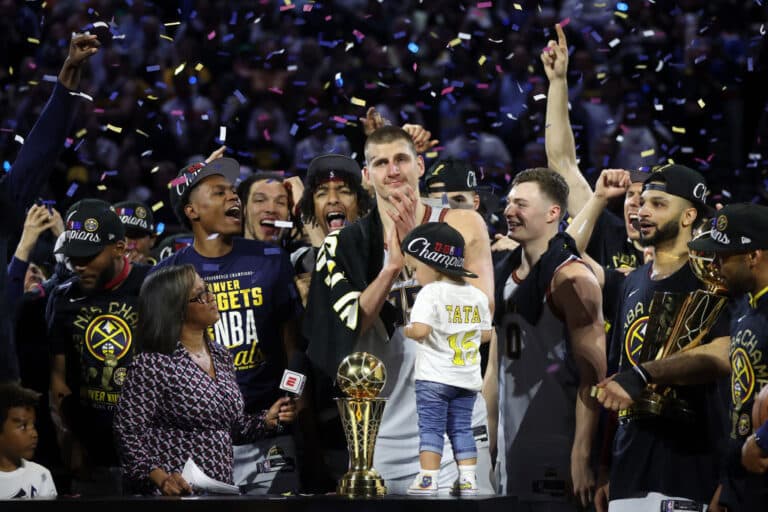 NBA:n MVP-palkinto tuttuun osoitteeseen – serbialaistähti nousi harvalukuiseen kerhoon