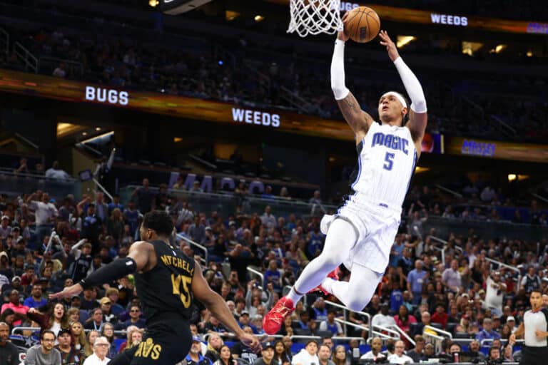 NBA:n vuoden tulokas valitsi USA:n maajoukkueen – Suututti toisen kotimaansa
