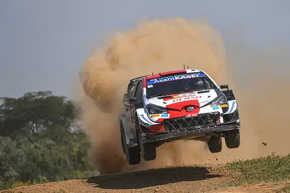 Sebastien Ogier kiskoo eroa Safari-rallissa – Edes puhjennut rengas ei haitannut menoa
