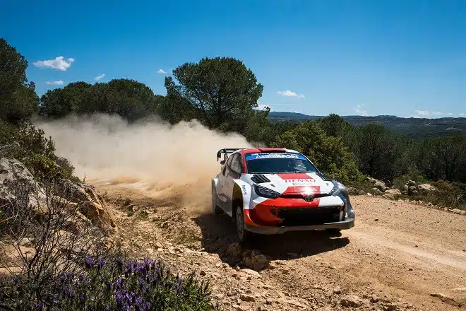 Kalle Rovanperä avasi pelin Sardinian MM-rallissa –  latasi heti suorat sanat