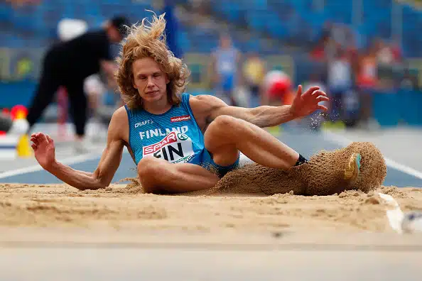 Järkyttävä suomalaispettymys MM-kisoissa – jäi yli metrin ennätyksestään