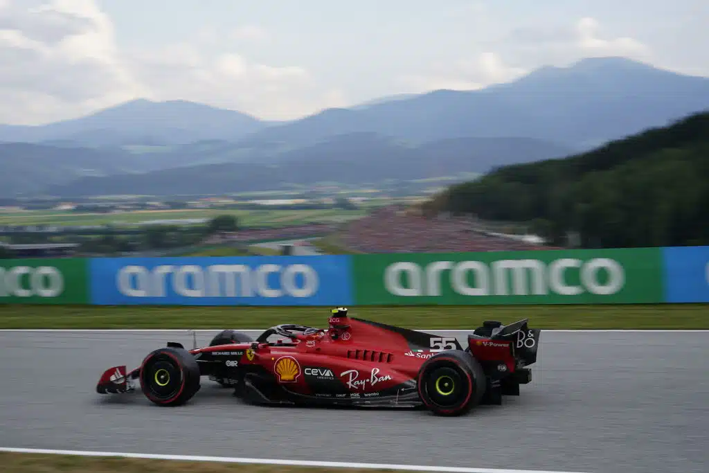 Ferraria uhkaa julma kohtalo Monzan kotikisassa - tifosit ovat saaneet hölmöilystä tarpeekseen Ferraria uhkaa julma kohtalo Monzan kotikisassa – tifosit ovat saaneet hölmöilystä tarpeekseen