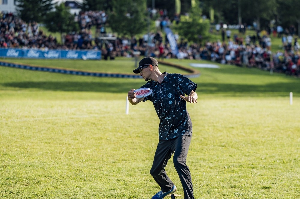 Amerikkalaiset juhlivat frisbeegolfissa Nokialla – Väinö Mäkelä paras eurooppalainen Amerikkalaiset juhlivat frisbeegolfissa Nokialla – Väinö Mäkelä paras eurooppalainen