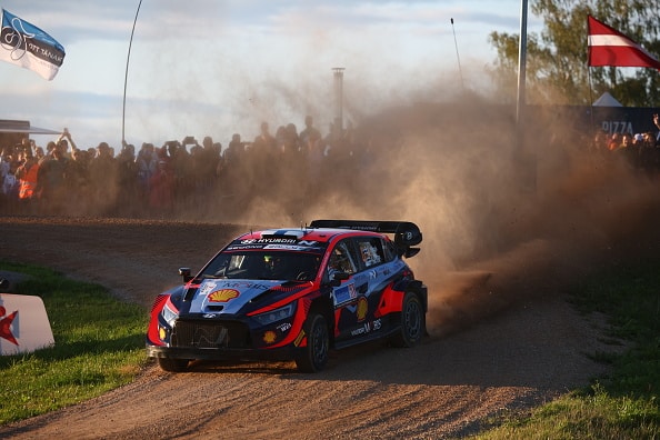 Esapekka Lappi loisti Viron MM-rallissa – yksi asia yllätti suomalaiskuskin Esapekka Lappi loisti Viron MM-rallissa – yksi asia yllätti suomalaiskuskin