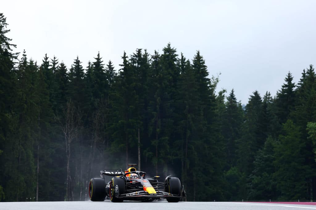 Max Verstappenilta murskaava näytös Itävallassa – yllätyskuskilta sensaatiomainen veto Max Verstappenilta murskaava näytös Itävallassa – yllätyskuskilta sensaatiomainen veto
