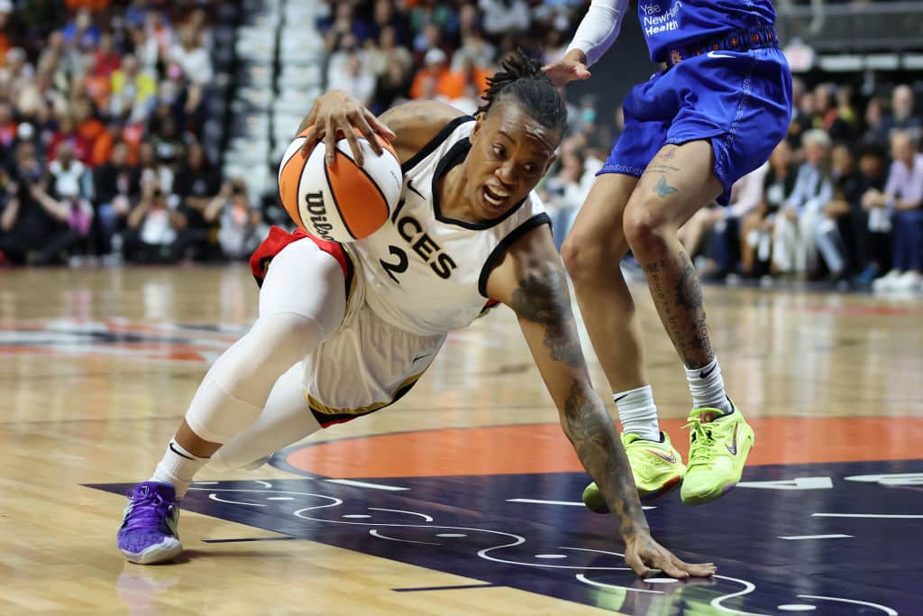 WNBA-tähti Riquna Williams on jälleen ongelmissa lain kanssa WNBA-tähti Riquna Williams on jälleen ongelmissa lain kanssa