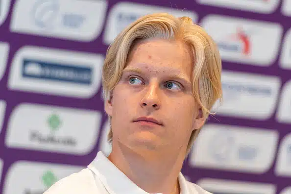 Topias Laine heitti keihäsmitalin Suomeen – ”Huikea tunnelma tuolla stadionilla”