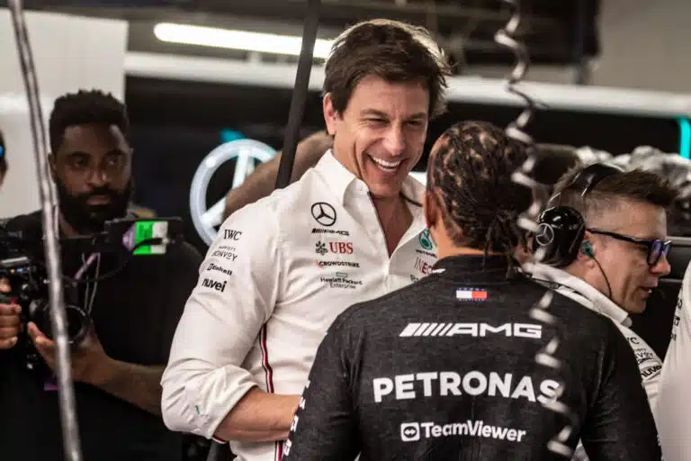 Toto Wolff paljasti helpottuneensa Lewis Hamiltonin lähdöstä – ”Palaset loksahtivat kohdilleen”