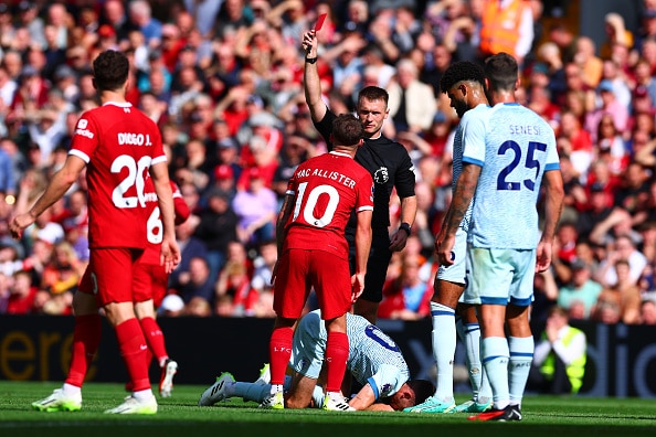 Liverpoolin tähtihankinta tuijotti punaista korttia