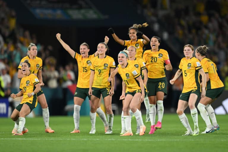 Australia jatkoi yllätyksiään naisten MM-kisoissa