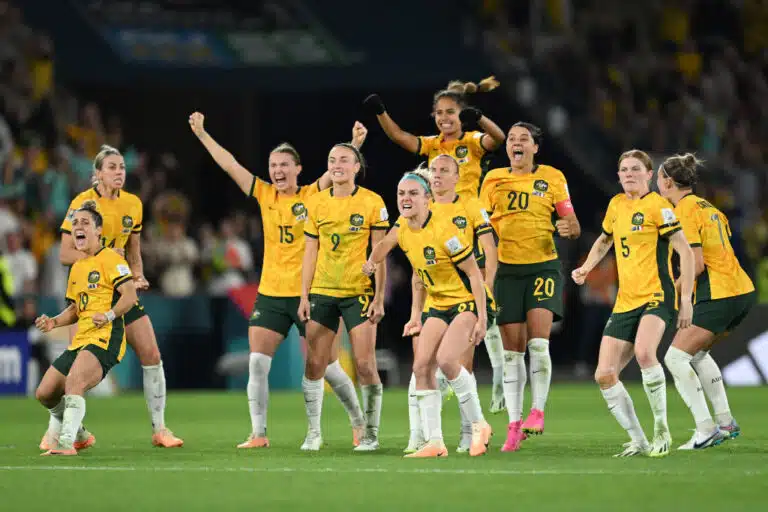 Australia jatkoi yllätyksiään naisten MM-kisoissa