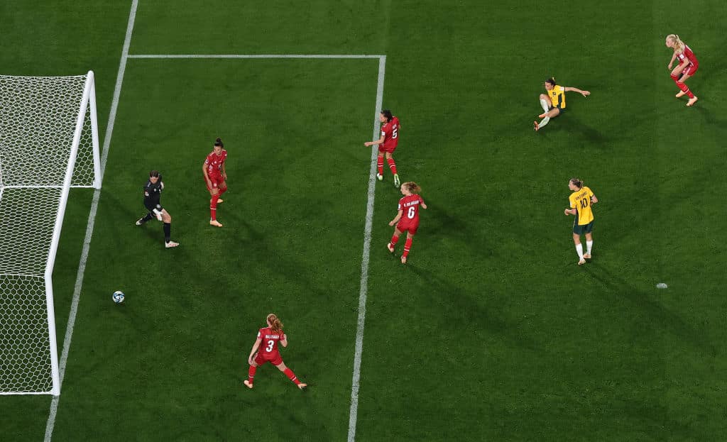 Australia jatkaa unelmansa jahtaamista naisten MM-kisoissa Australia jatkaa unelmansa jahtaamista naisten MM-kisoissa