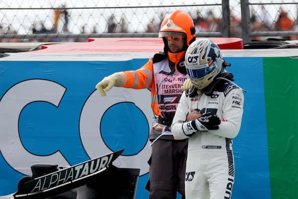 Ei hyvältä näytä: F1-kuskin kausi saattoi päättyä tähän mälliin Ei hyvältä näytä: F1-kuskin kausi saattoi päättyä tähän mälliin