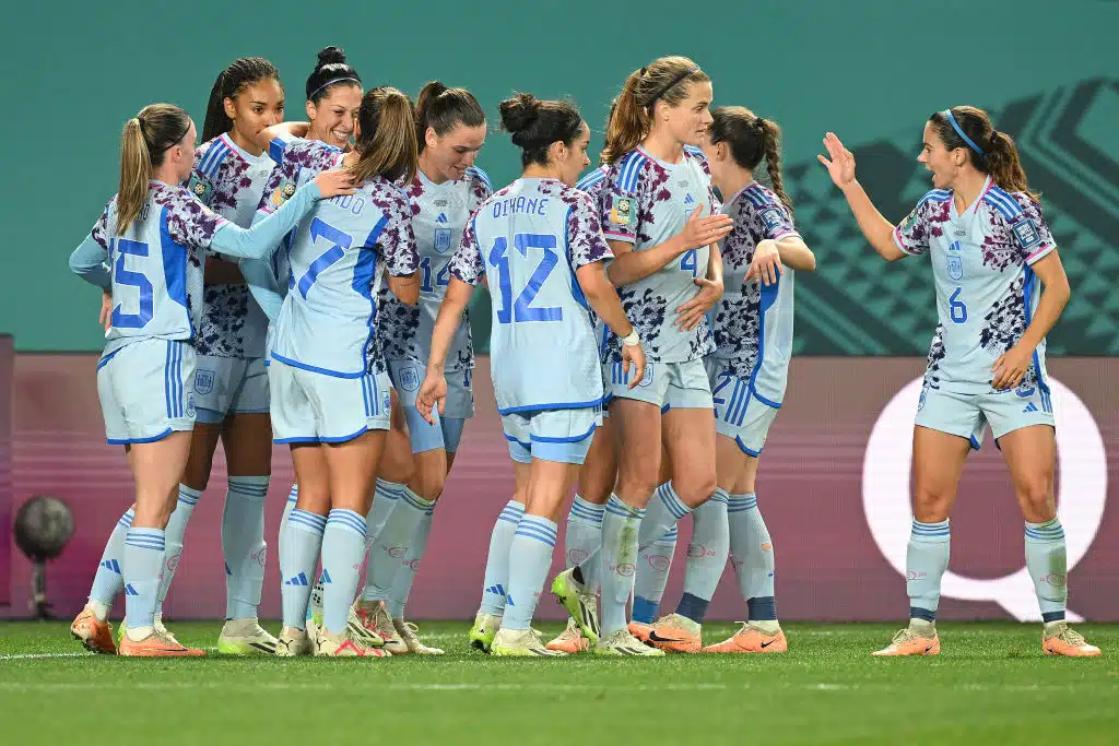 Espanjan miesten maajoukkue tuomitsi presidenttinsä pakkosuutelun – ”Mielestämme anteeksiantamatonta” Espanjan miesten maajoukkue tuomitsi presidenttinsä pakkosuutelun – ”Mielestämme anteeksiantamatonta”